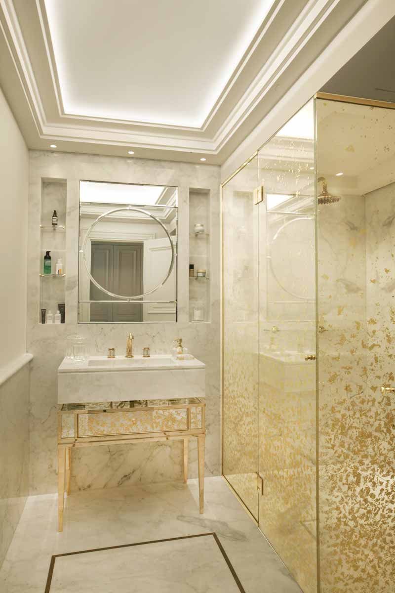 Cabine de douche en verre avec insertion or à St-Jean-Cap-Ferrat 06